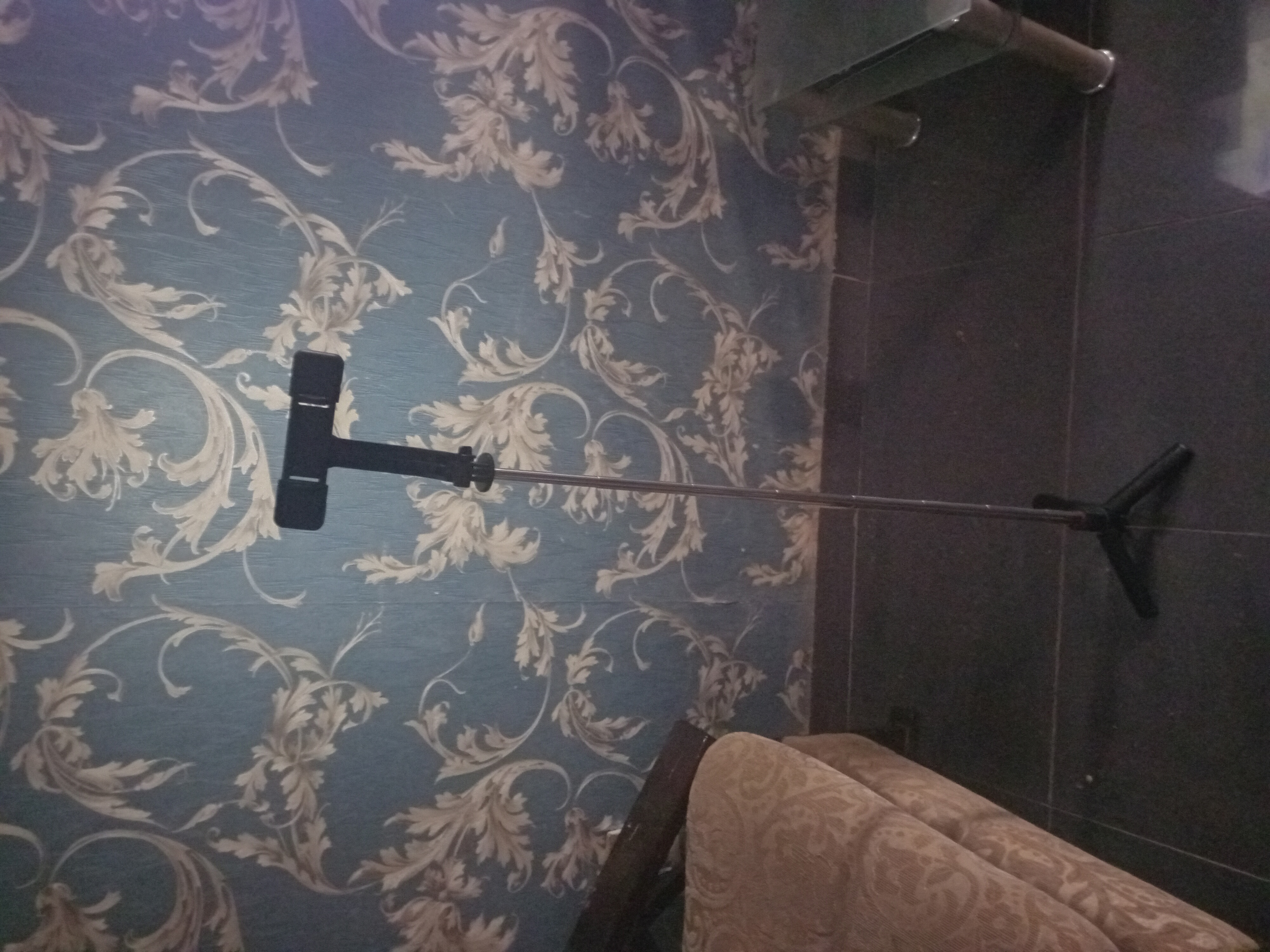 UGREEN Phone Stand (Adjustable, Aluminum)