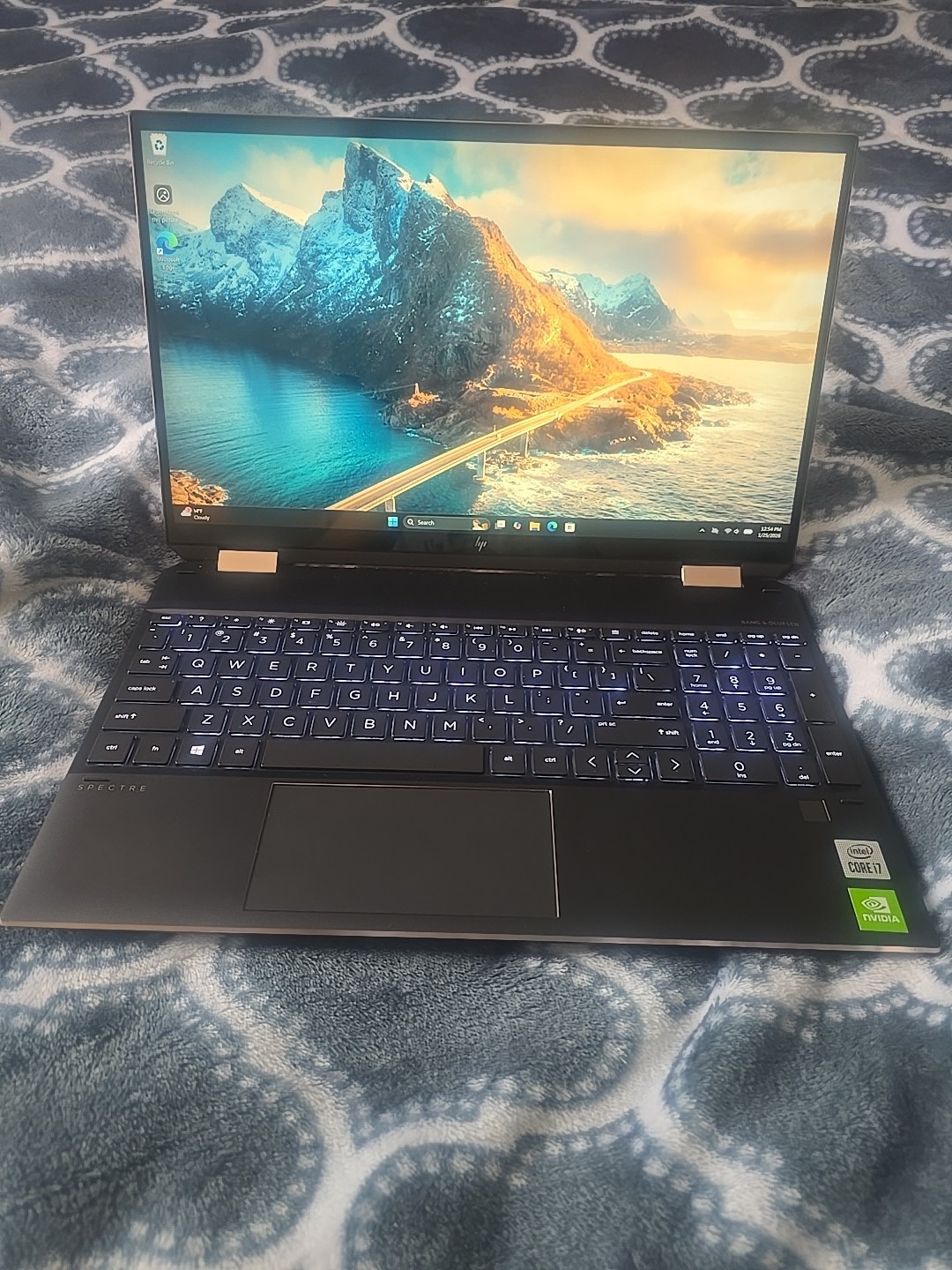HP Spectre x360 16