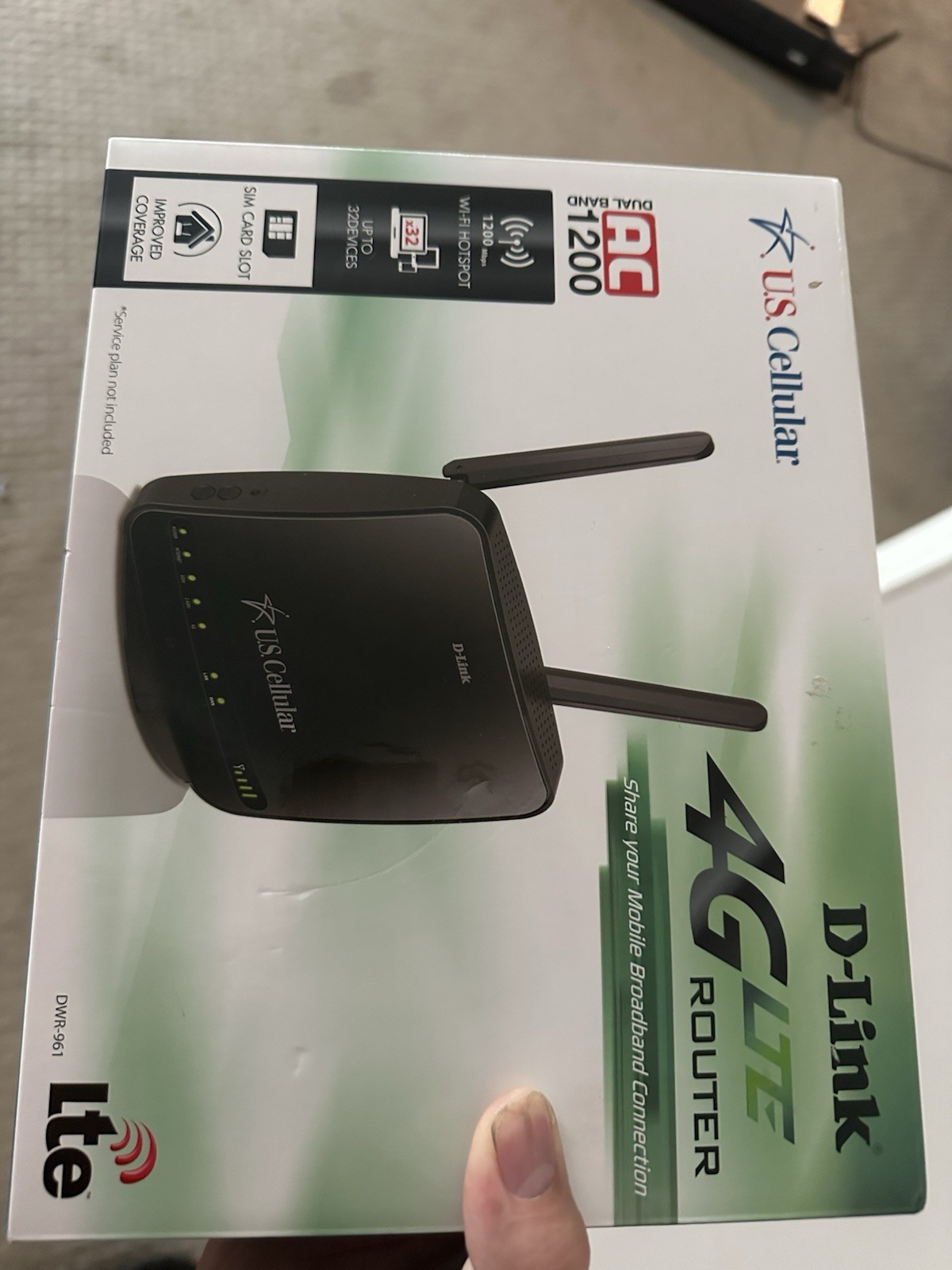 D-Link DWR-961 4G+ Cat7 AC1200 Router